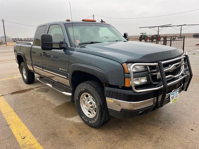 Image of Chevrolet 2500 equipment image 1