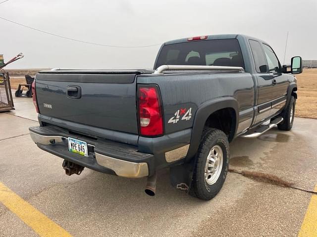 Image of Chevrolet 2500 equipment image 2