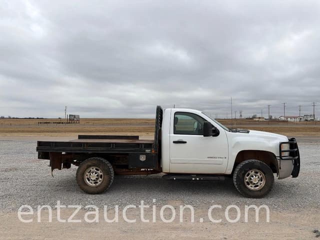 Image of Chevrolet 2500 equipment image 4