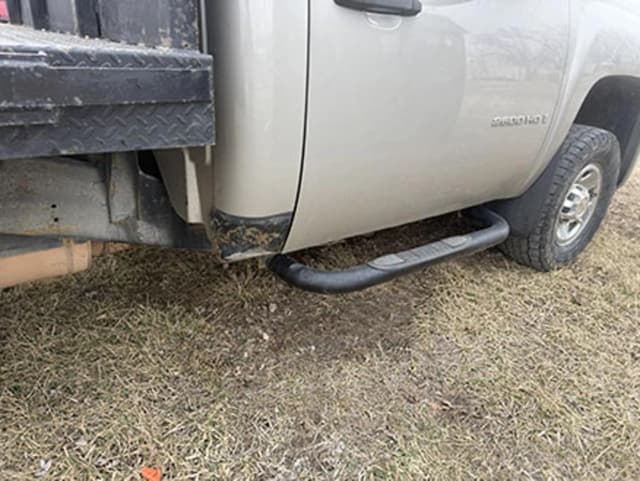 Image of Chevrolet 2500HD equipment image 3