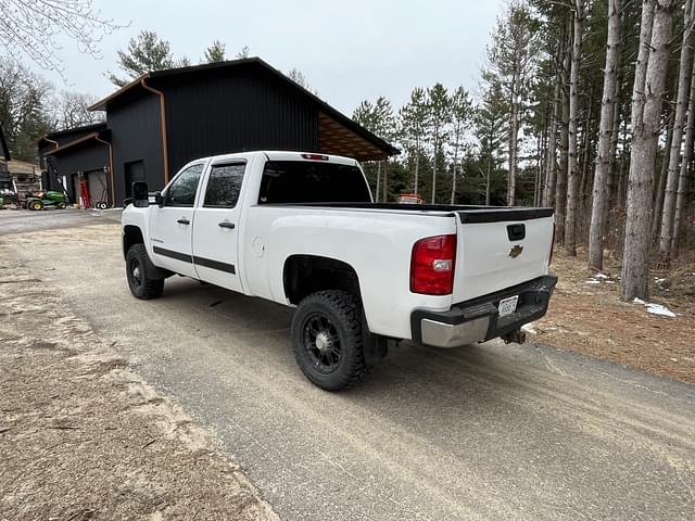 Image of Chevrolet 2500HD equipment image 3