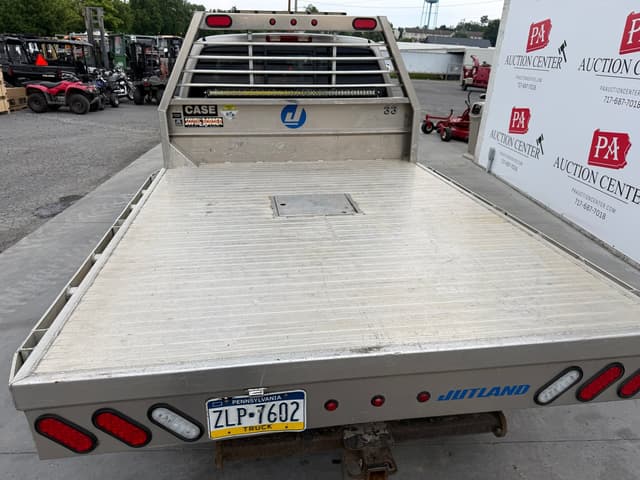 Image of Chevrolet 3500 equipment image 4