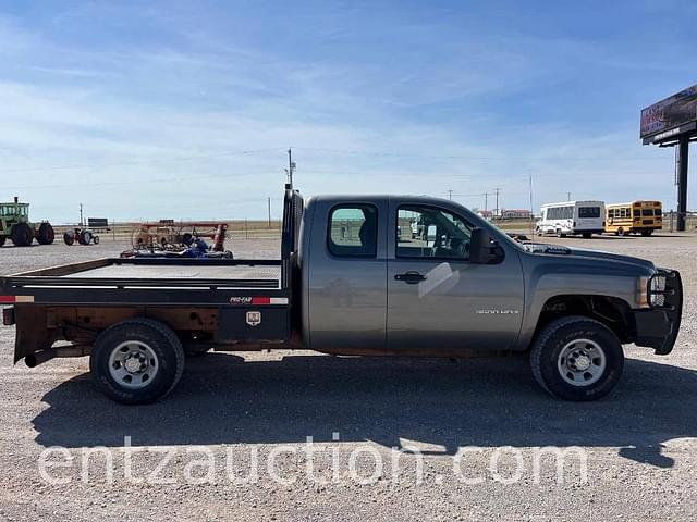 Image of Chevrolet 3500 equipment image 4