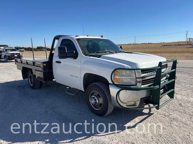 Image of Chevrolet 3500 equipment image 2