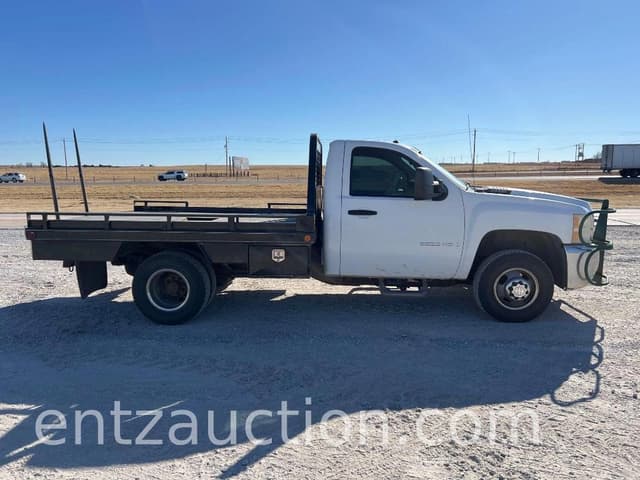 Image of Chevrolet 3500 equipment image 3