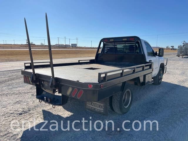 Image of Chevrolet 3500 equipment image 4