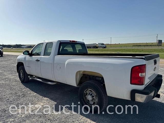 Image of Chevrolet 3500 equipment image 2