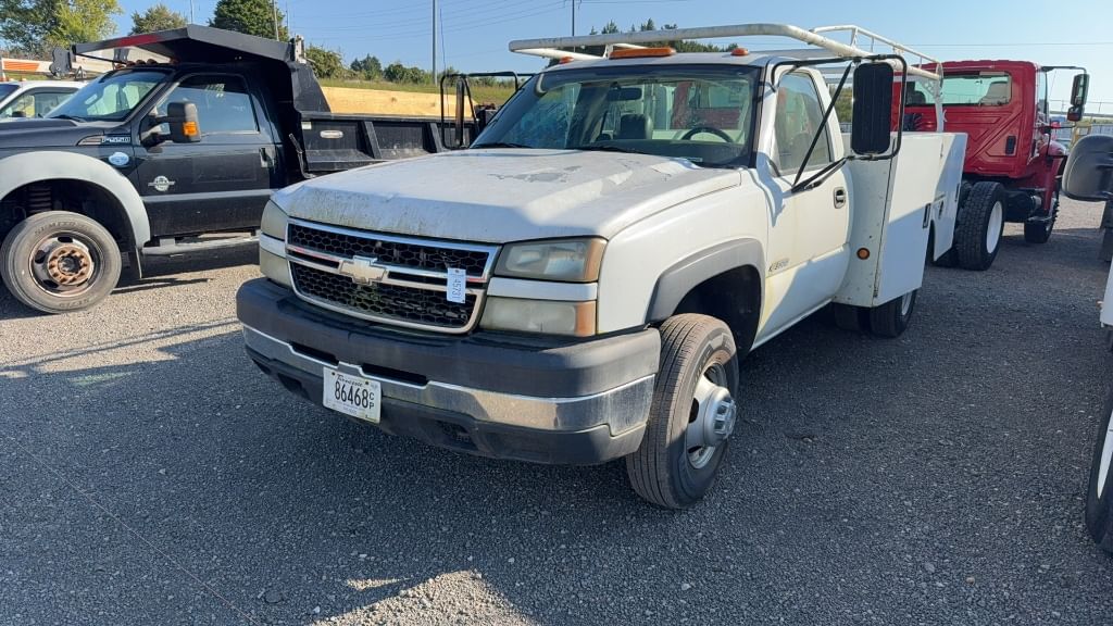 2007 Chevrolet 3500 Equipment Image0