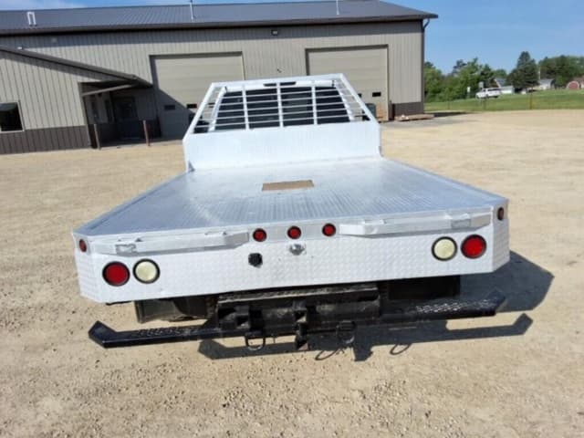 Image of Chevrolet 3500HD equipment image 3
