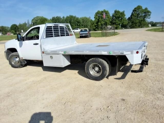 Image of Chevrolet 3500HD equipment image 2