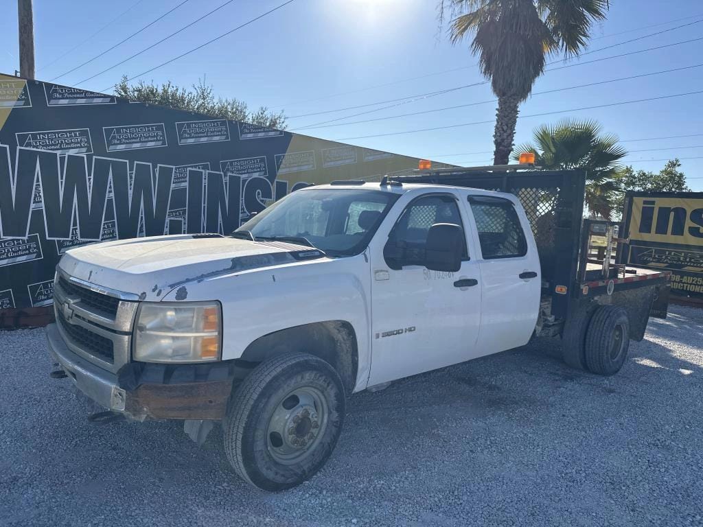 2007 Chevrolet 3500HD Equipment Image0