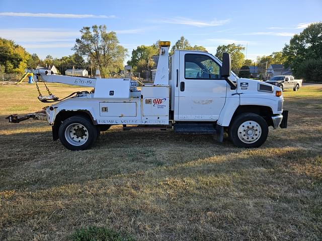 Image of Chevrolet 5500 equipment image 4