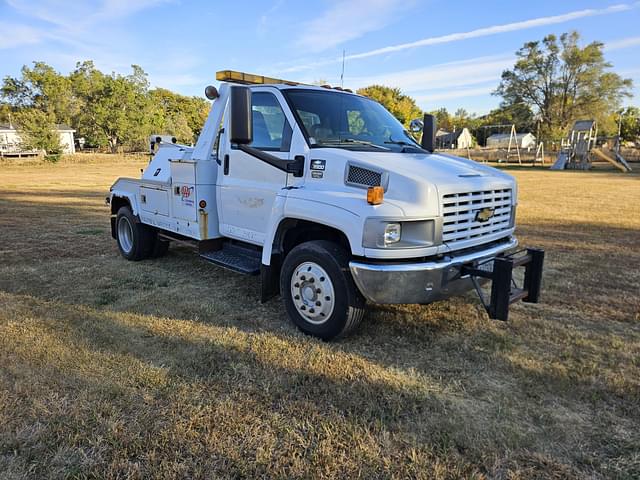 Image of Chevrolet 5500 equipment image 1