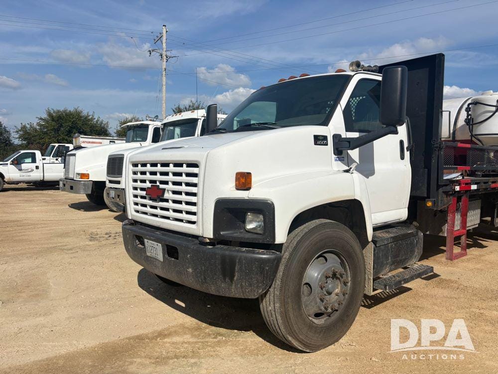 2007 Chevrolet 8500 Equipment Image0