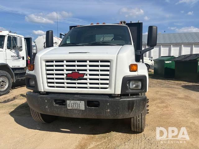 Image of Chevrolet 8500 equipment image 1