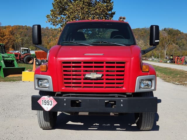 Image of Chevrolet C7500 equipment image 2