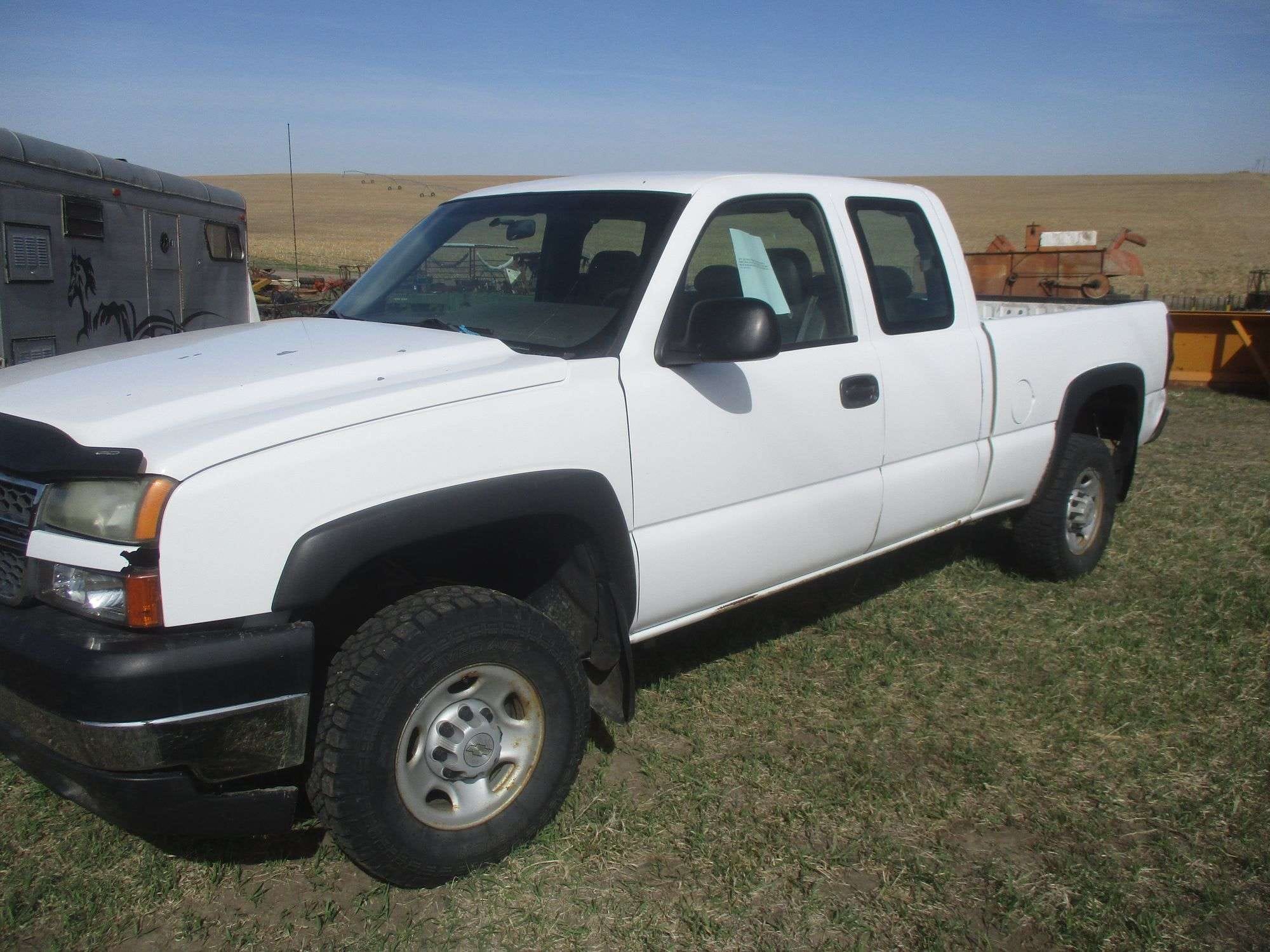 2007 Chevrolet 2500HD Equipment Image0