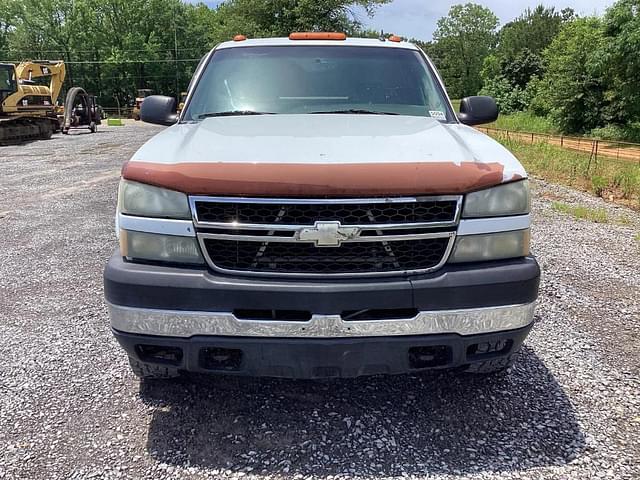 Image of Chevrolet 2500 equipment image 2