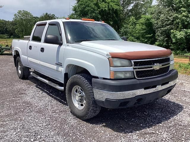 Image of Chevrolet 2500 equipment image 1