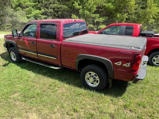 Image of Chevrolet 2500 equipment image 3