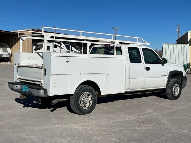 Image of Chevrolet 2500 equipment image 4