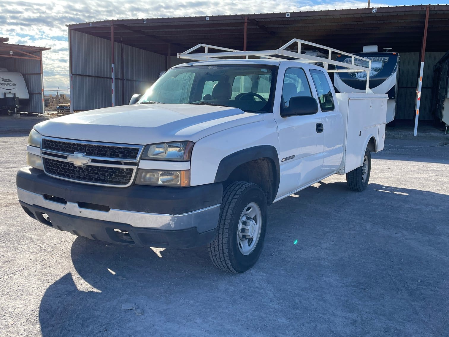 2007 Chevrolet 2500 Equipment Image0