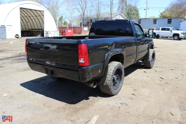Image of Chevrolet 2500HD equipment image 4