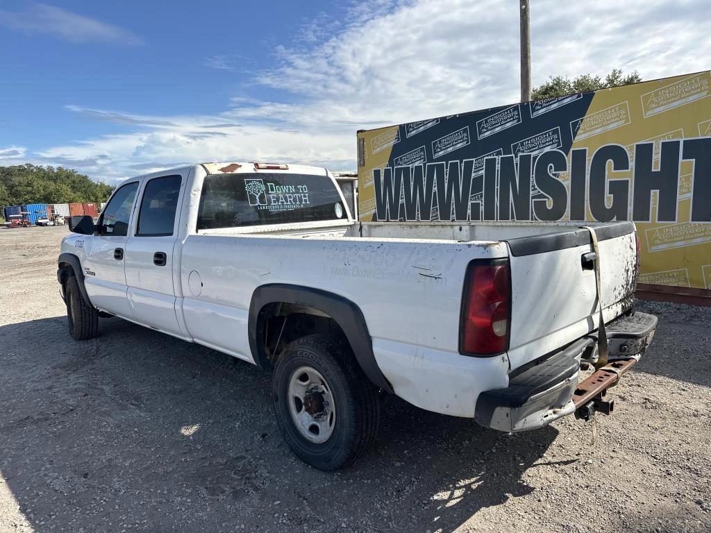 Image of Chevrolet 2500HD Image 1