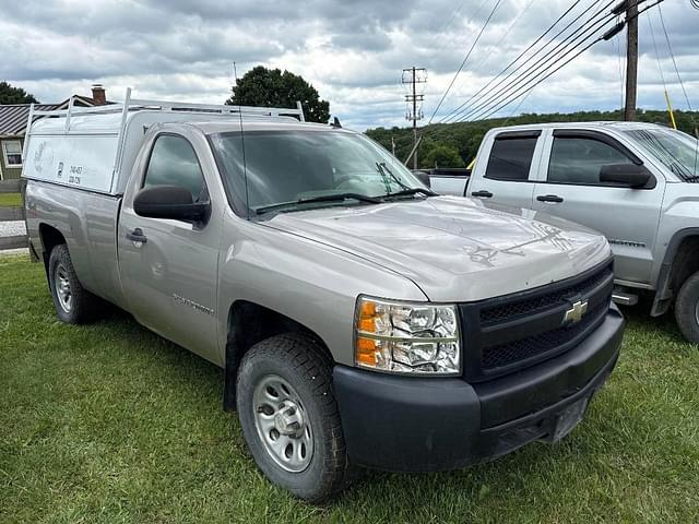 Image of Chevrolet Silverado equipment image 2