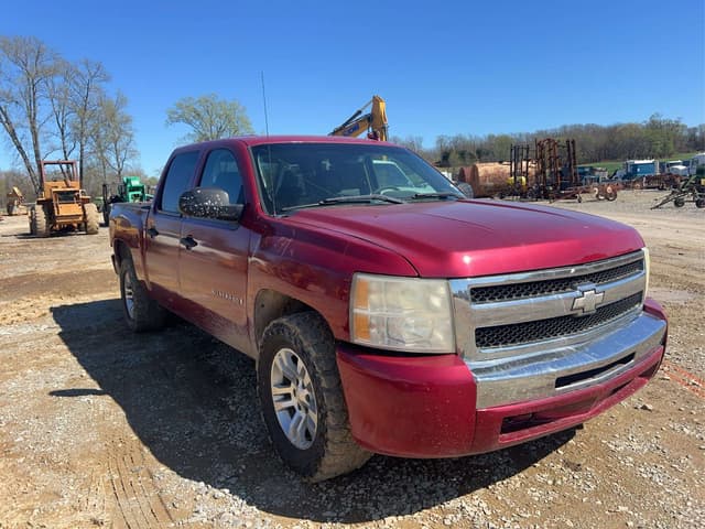 Image of Chevrolet Silverado equipment image 4