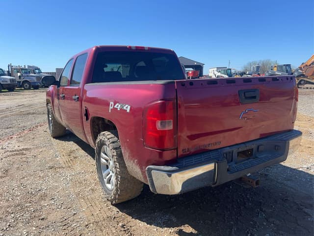 Image of Chevrolet Silverado equipment image 1