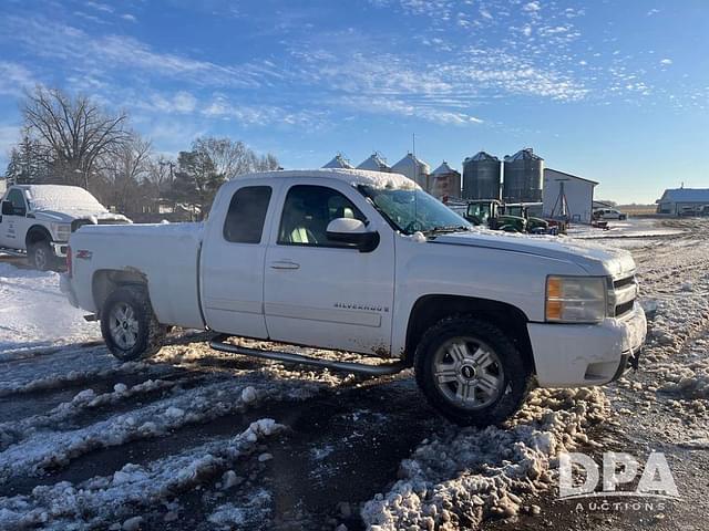 Image of Chevrolet Silverado equipment image 4