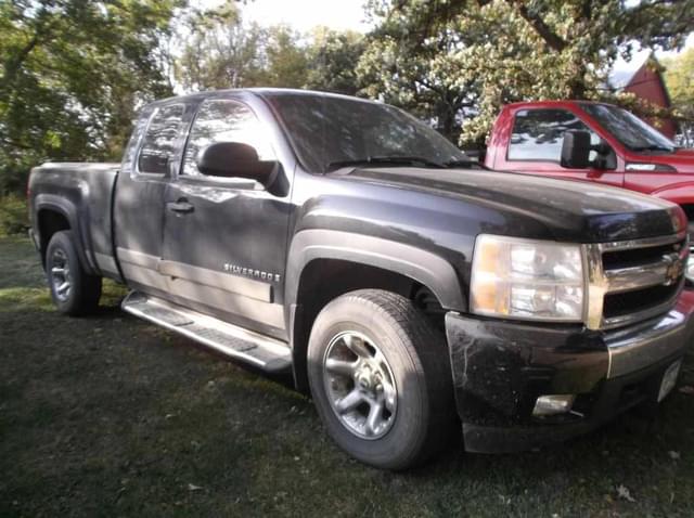 Image of Chevrolet Silverado equipment image 1