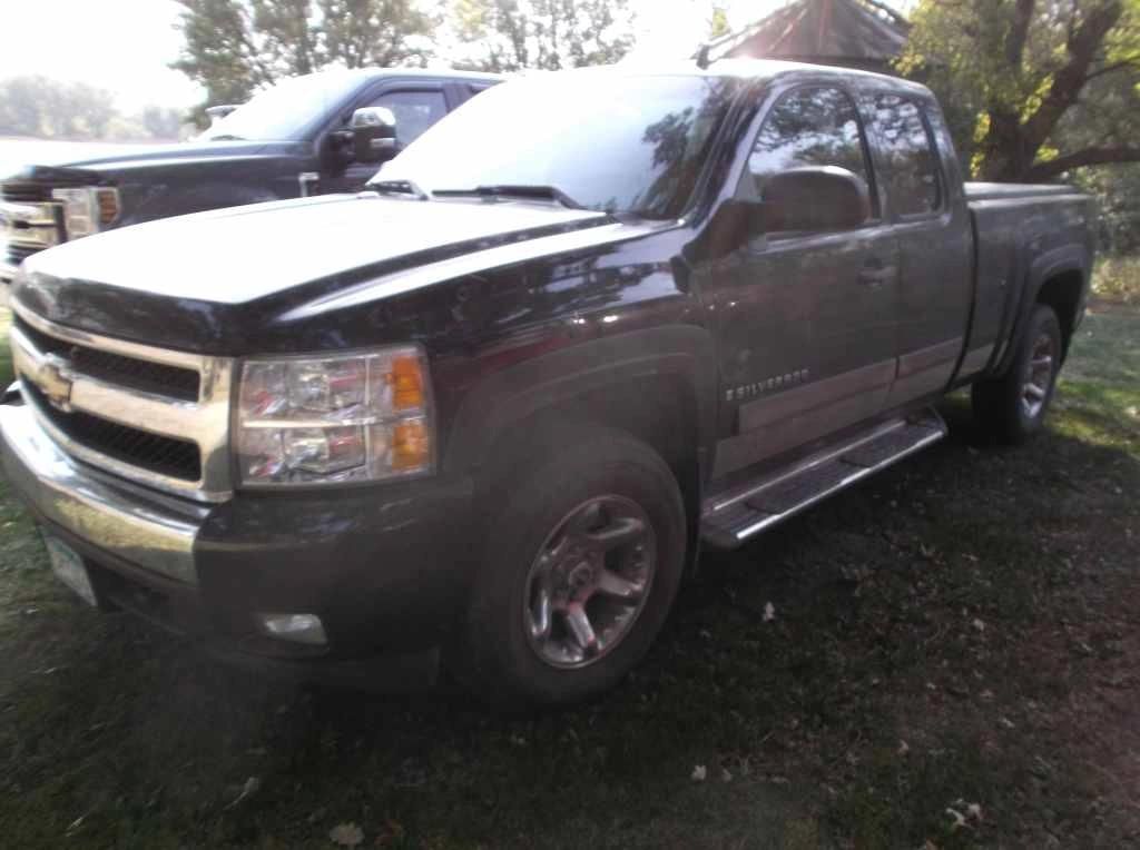2007 Chevrolet Silverado Equipment Image0