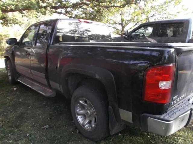 Image of Chevrolet Silverado equipment image 3