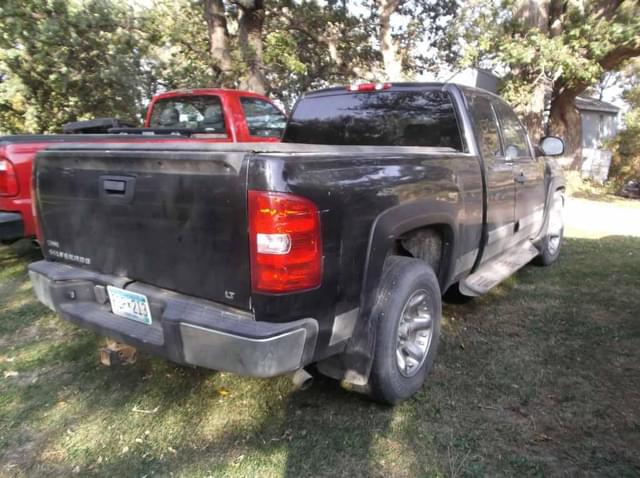 Image of Chevrolet Silverado equipment image 2