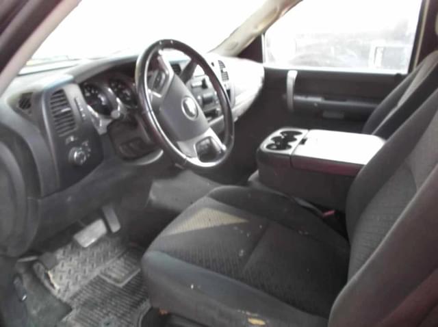 Image of Chevrolet Silverado equipment image 4