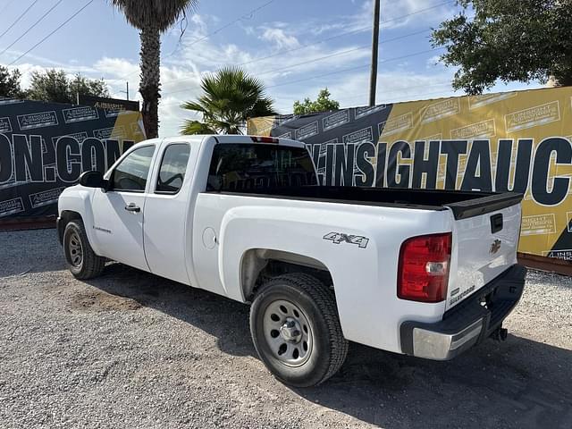 Image of Chevrolet Silverado equipment image 1