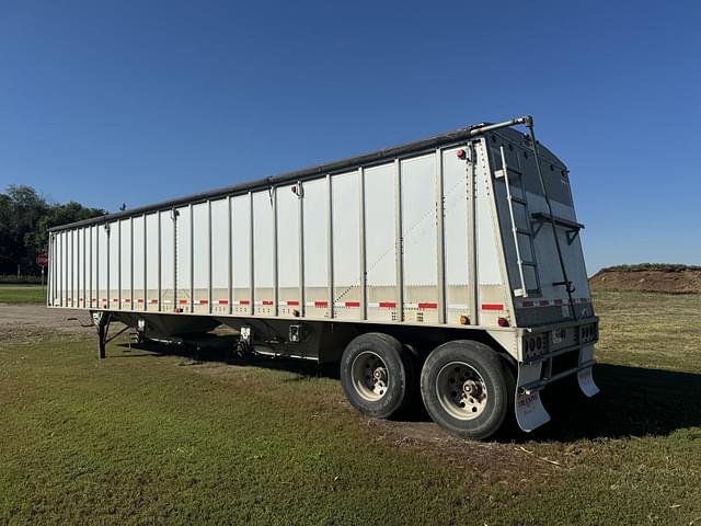 Image of Cornhusker 800 equipment image 2