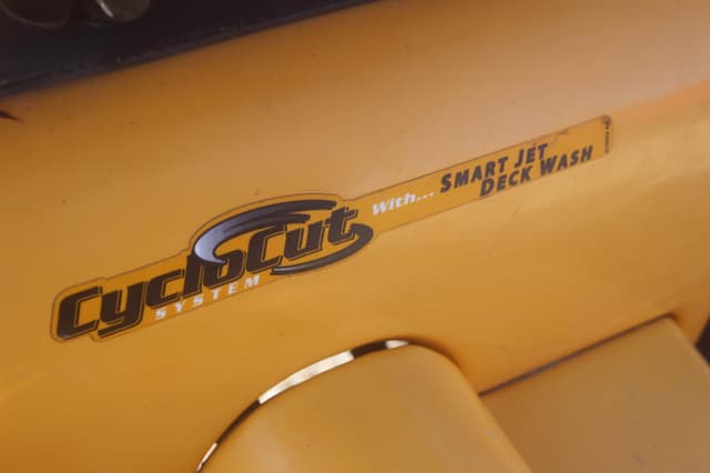 Image of Cub Cadet GT2550 equipment image 3