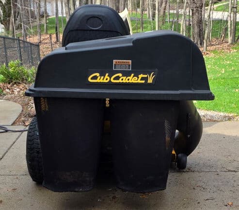 Image of Cub Cadet LT1046 equipment image 4