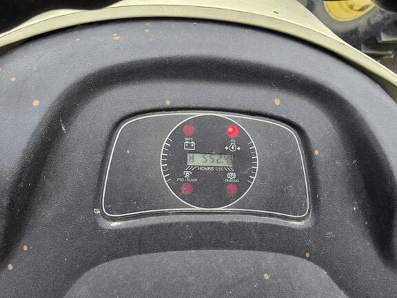 Image of Cub Cadet Super LT1550 equipment image 3