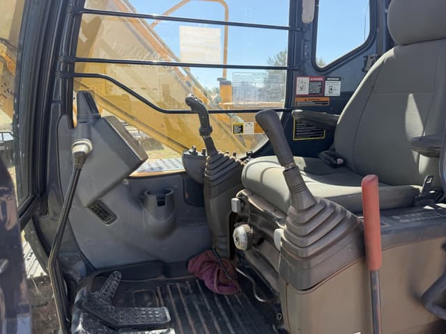 Image of John Deere 120C equipment image 4