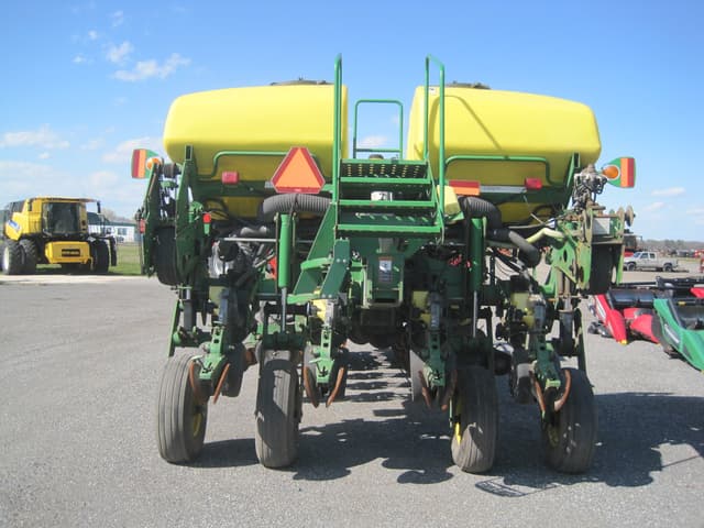Image of John Deere 1770 equipment image 4