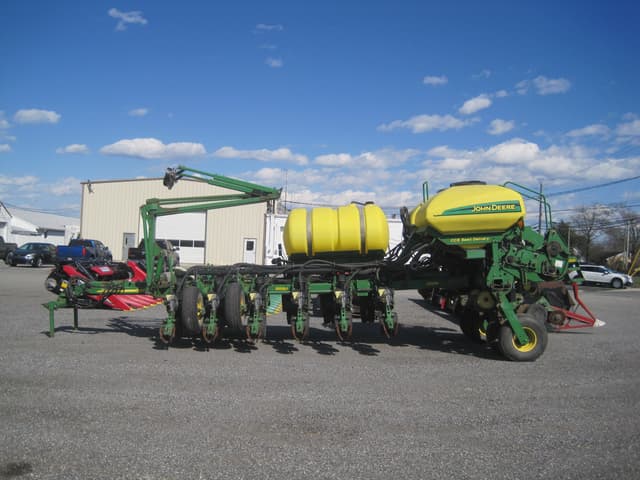 Image of John Deere 1770 equipment image 3