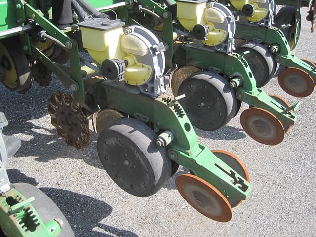 Image of John Deere 1770 equipment image 4