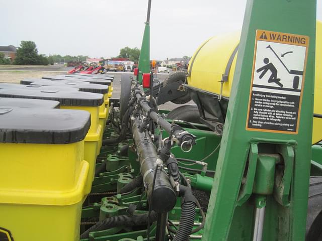 Image of John Deere 1780 equipment image 4