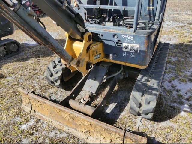 Image of John Deere 17D equipment image 3