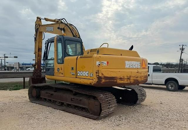 Image of John Deere 200C LC equipment image 3