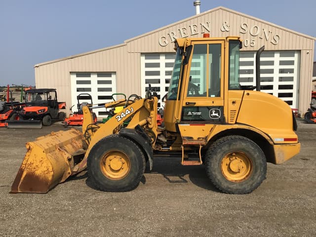 Image of John Deere 244J equipment image 1